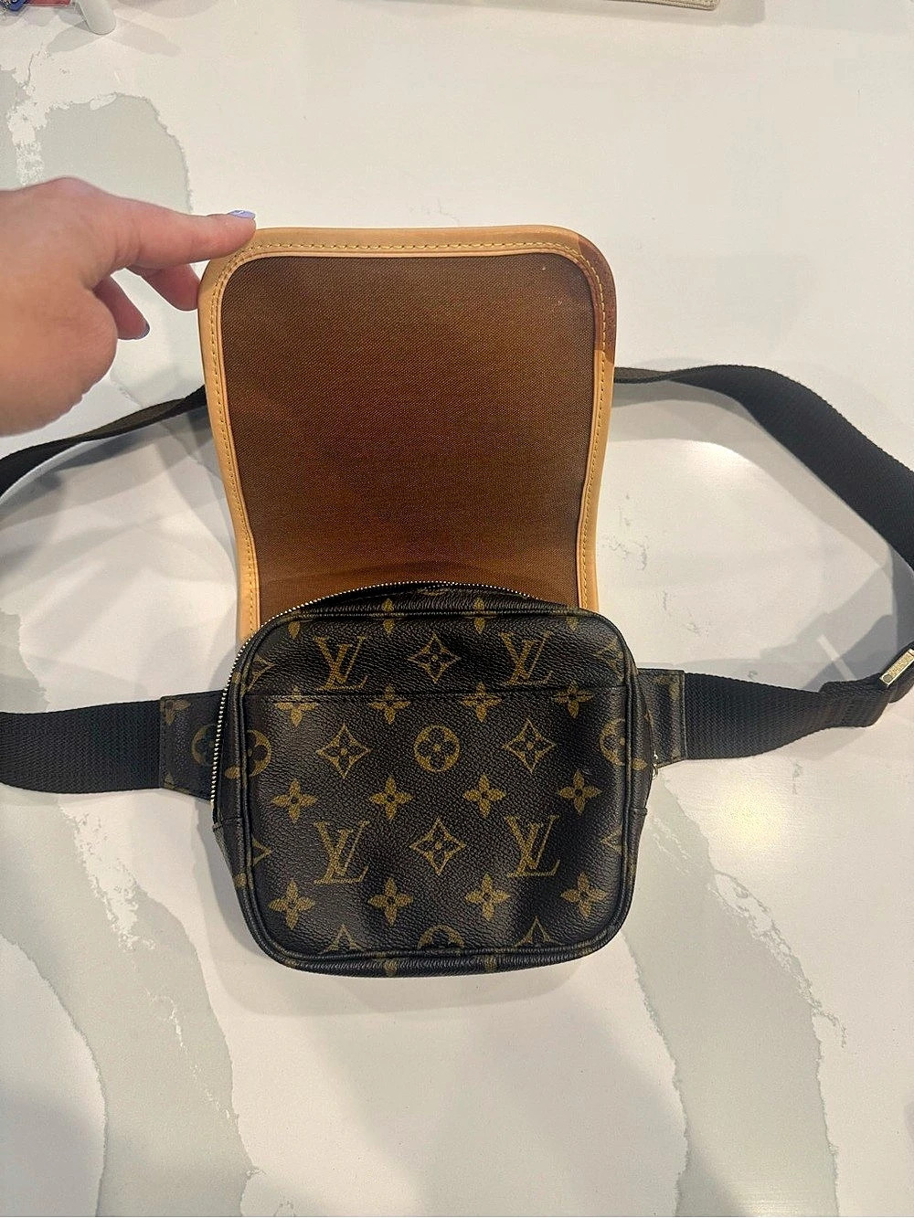 Louis Vuitton Bosphore Bum Bag, *AUTHENTIC* used with perfect interior! - Picture 6 of 6
